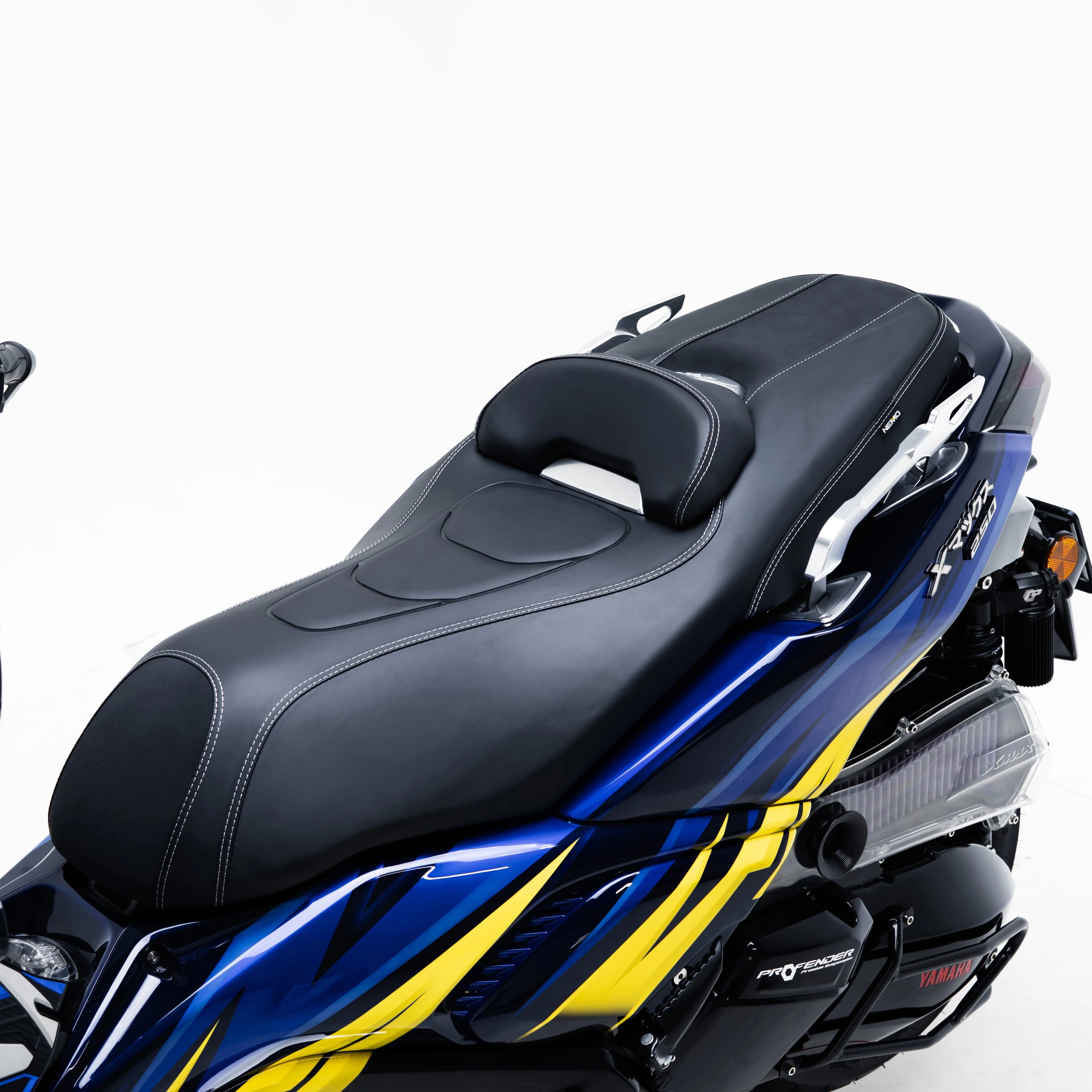 NEMO Seat Type Spain Yamaha New Xmax Connected