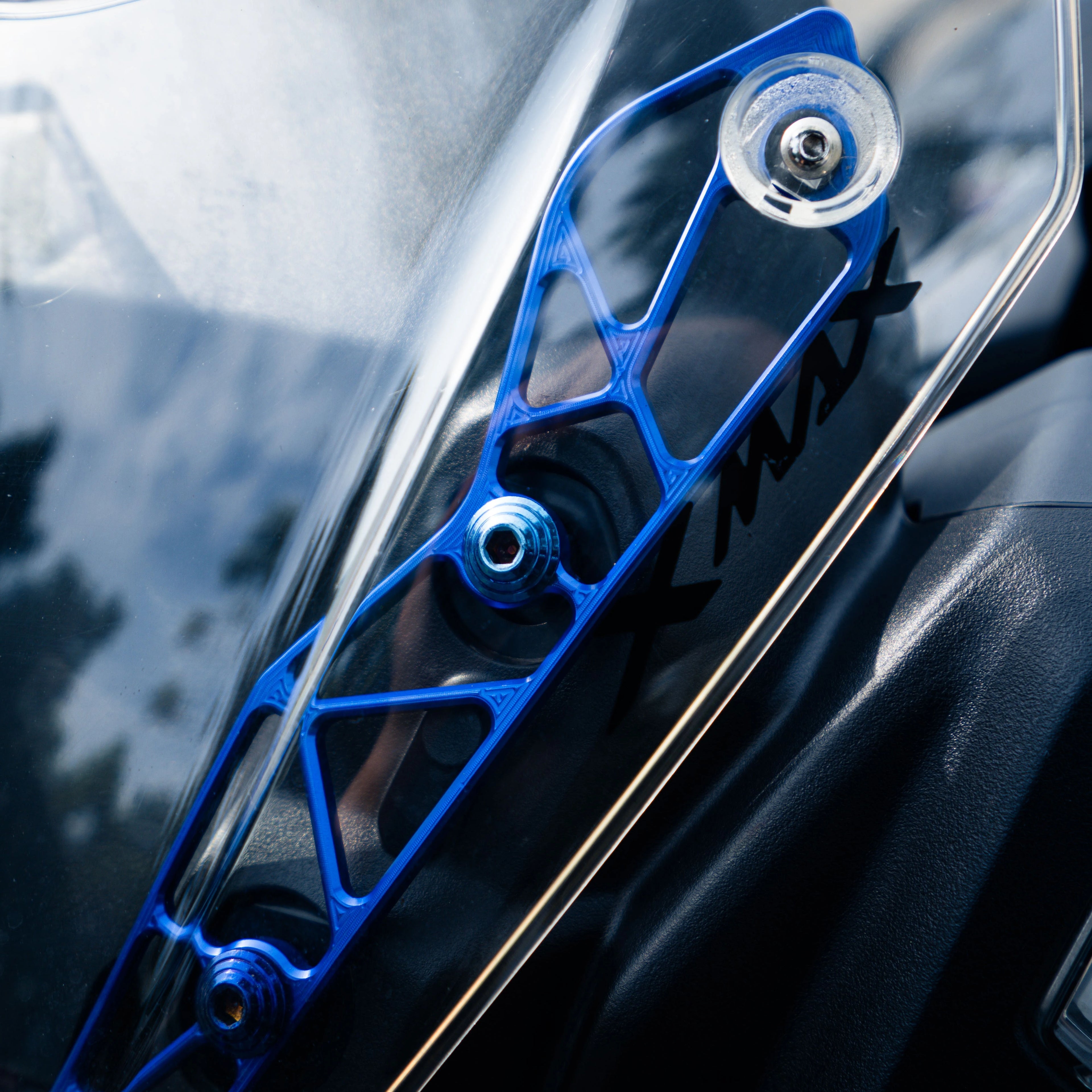 NEMO Windshield Type Sporty + cnc bracket Yamaha Xmax Connected