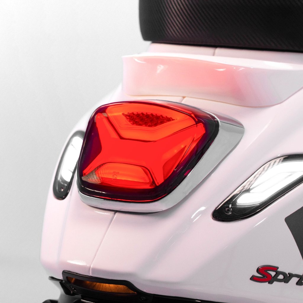 Virtu Tail Light / Tail Light Venice Black Edition Vespa Sprint & Primavera 3V & Iget