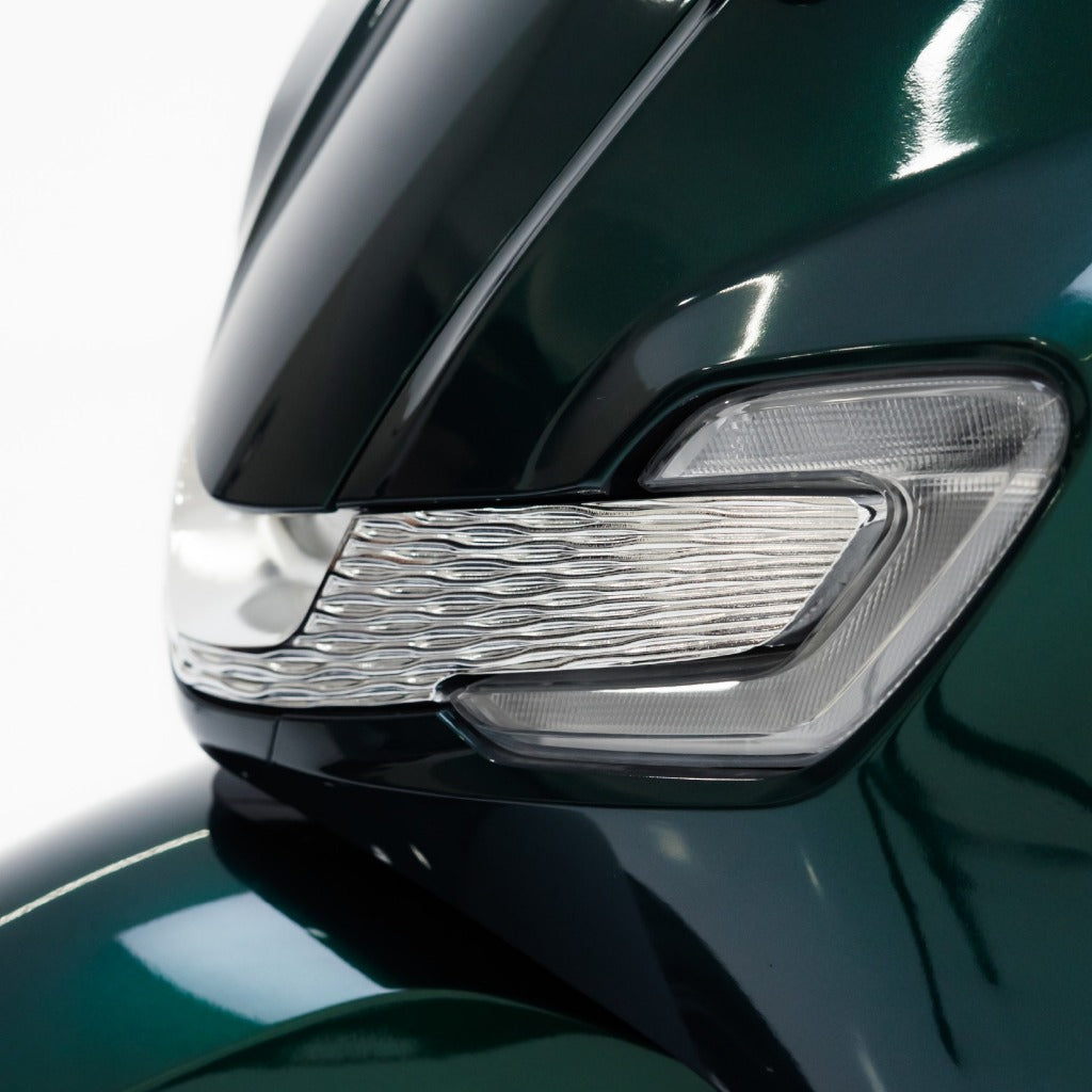 Nemo Cover Turn Signal Chrome Stylo 160 - Alternate View