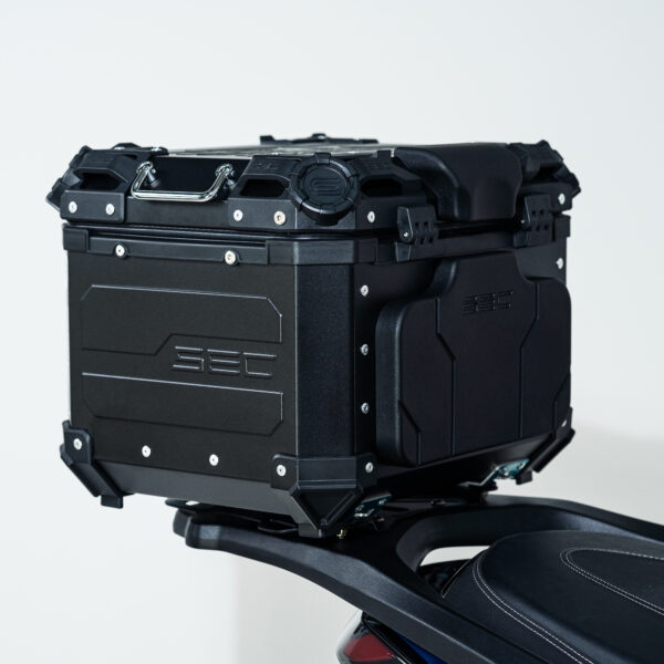 BREAKOUT REAR BOX