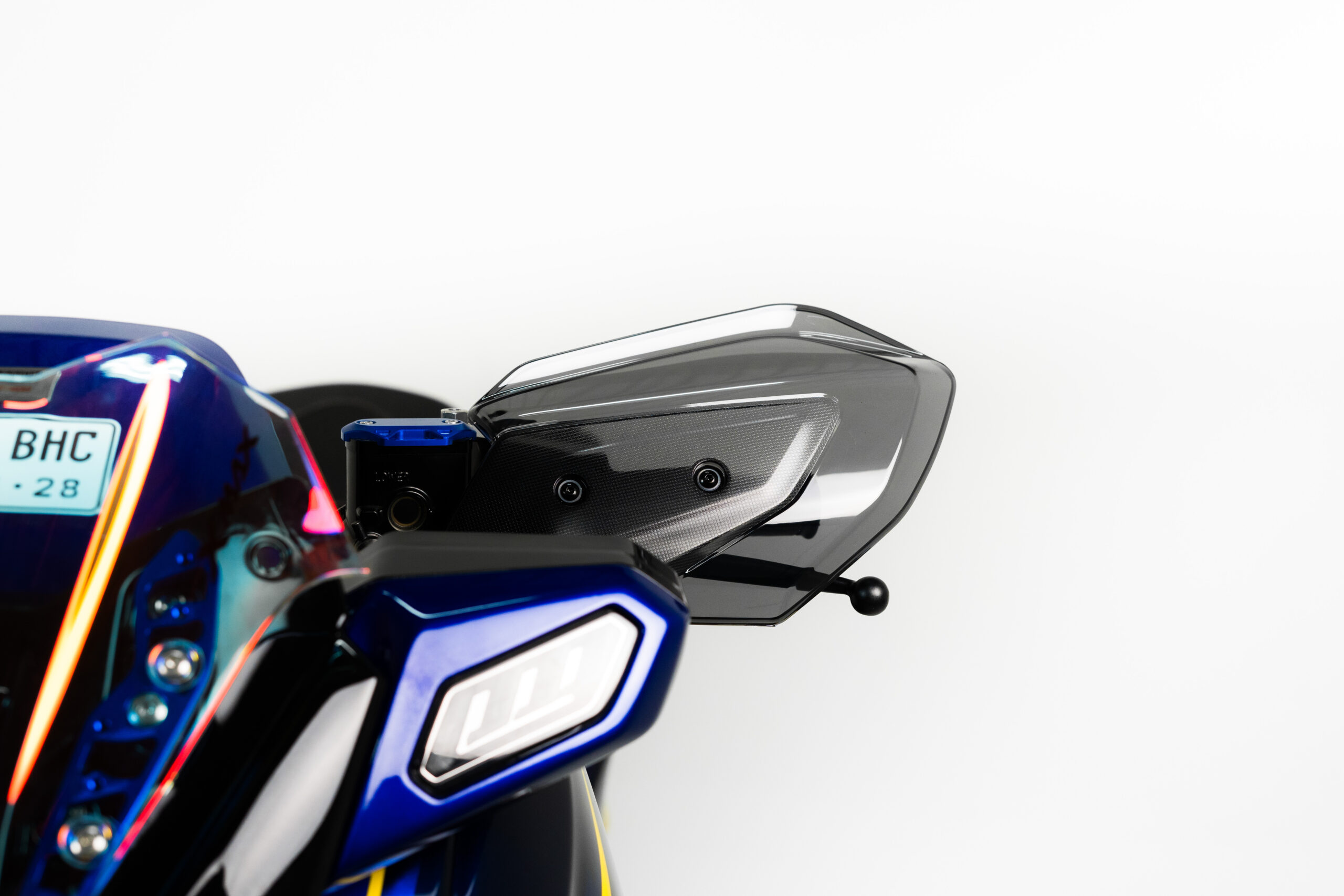 HANDGUARD XMAX CONNECTED
