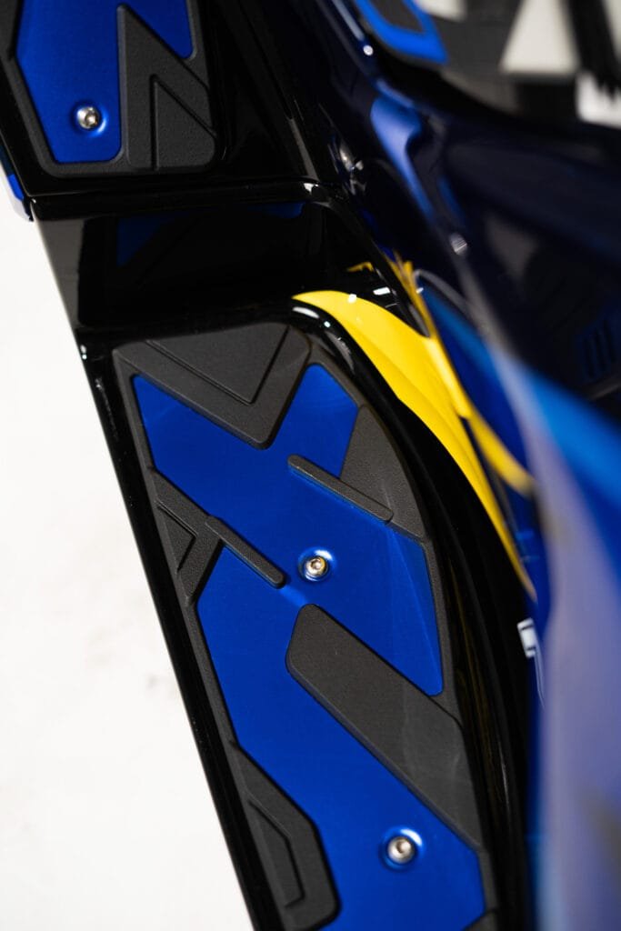 CNC ALUMINIUM BORDES DOUBLE X XMAX