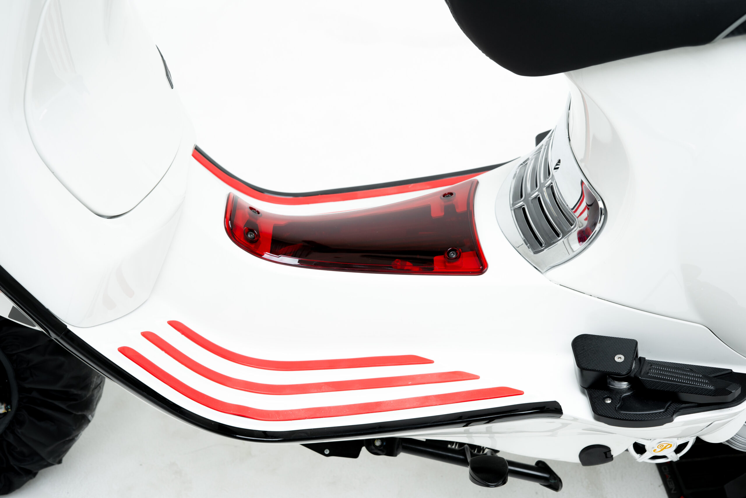 TRANSPARENT BATTERY COVER VESPA SPRINT/PRIMAVERA