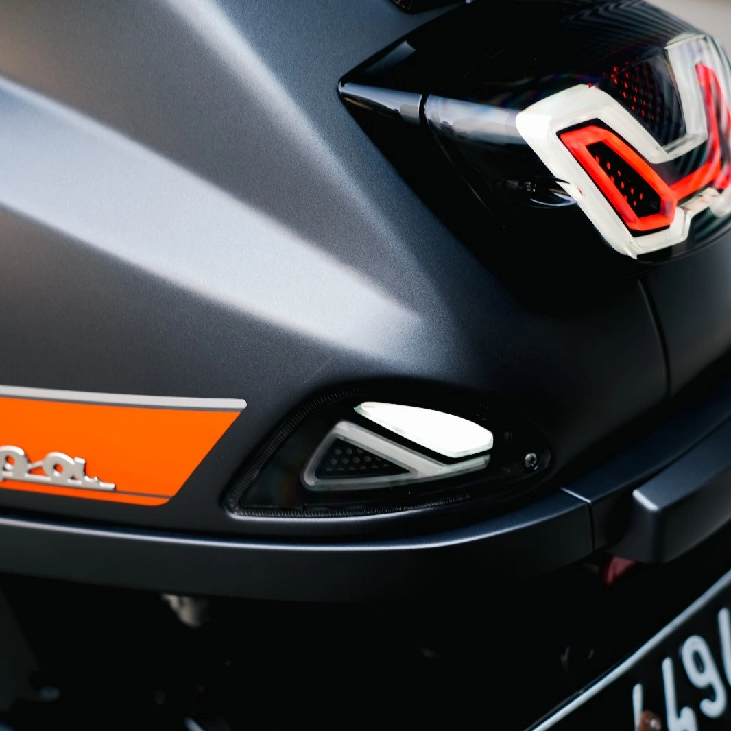 Virtu Rear LED Turn Signal Type Milano Vespa LX - S