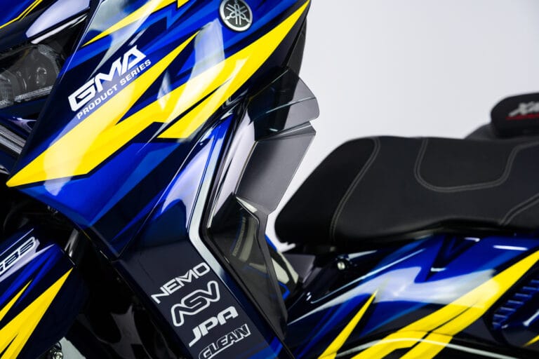 LEG WINDSHIELD XMAX CONNECTED