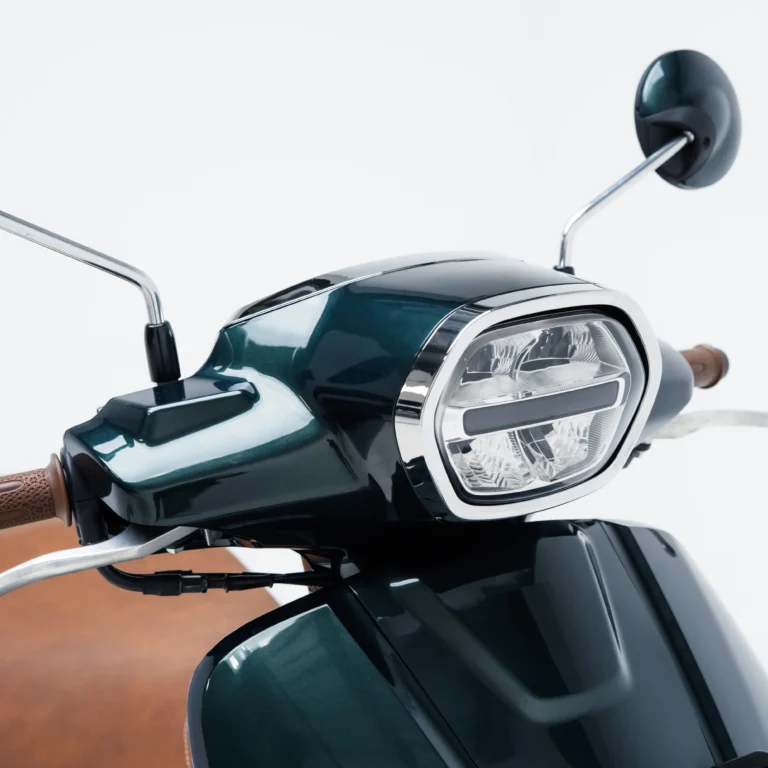 Nemo Chrome Headlamp Trim for Stylo 160