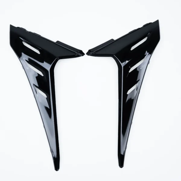 FOOTREST SIDE COVER XMAX CONNECTED - BLACK GLOSSY